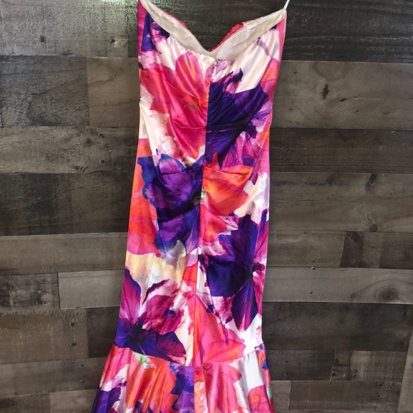 Cache mermaid style prom dress, size 2 - Picture 4 of 7